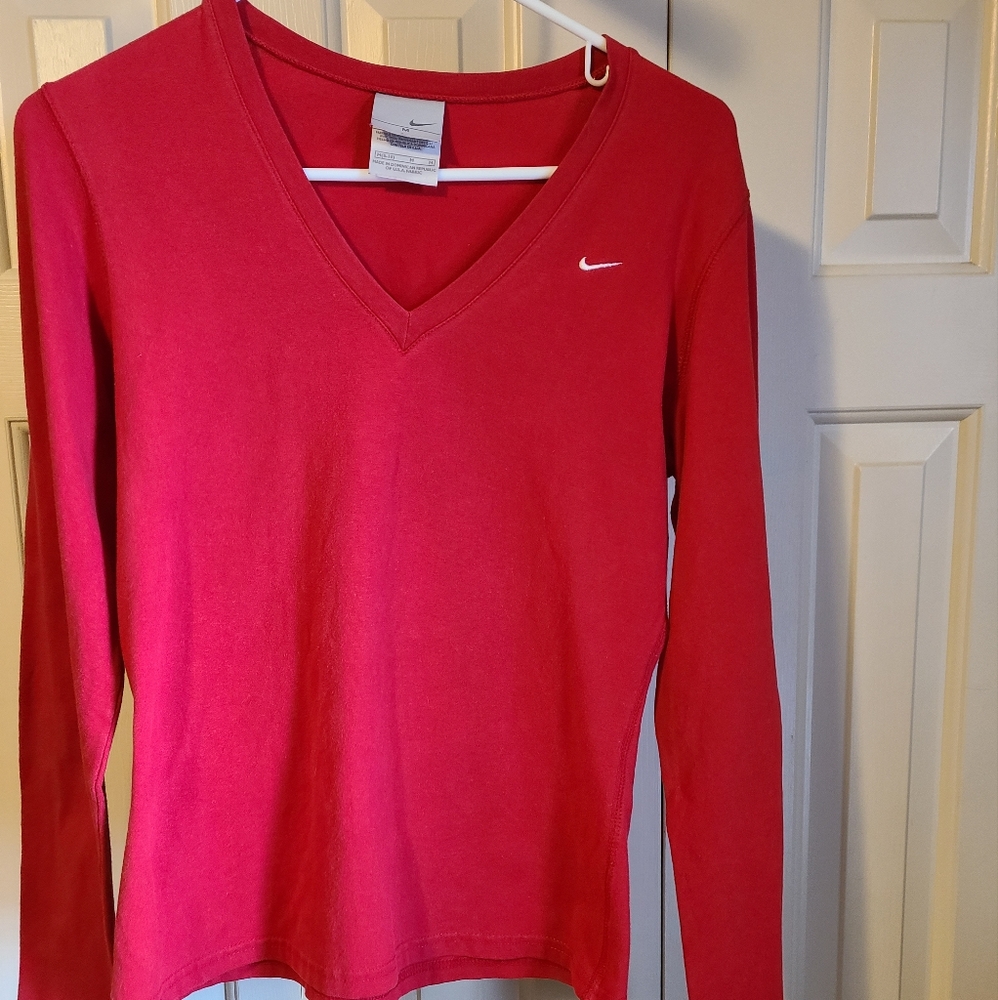 Nike Medium Long Sleeve Shirt